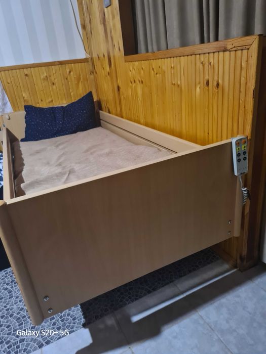 Електрическо болнично легло