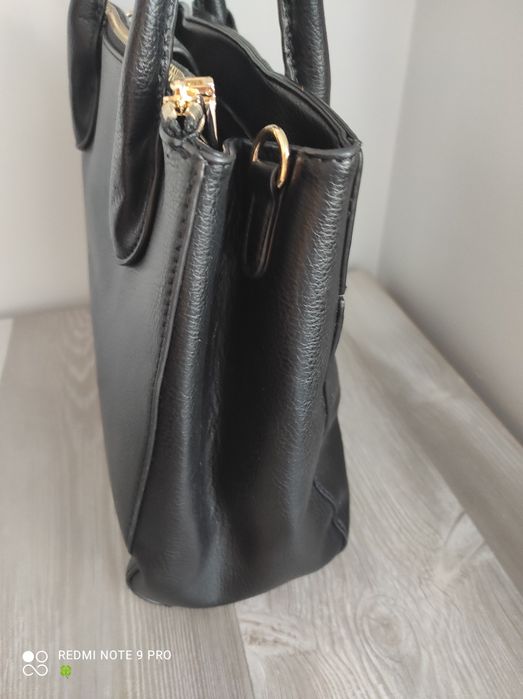 Дамска чанта - 20 лв.