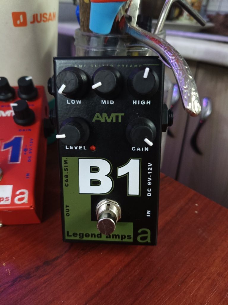 AMT B1 Гитарная педаль