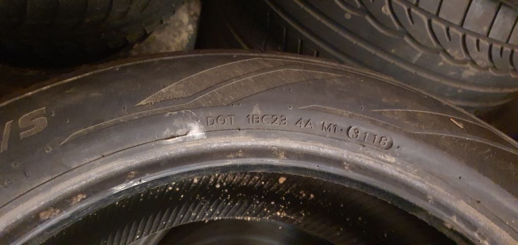 Гуми 2бр 235/50/19 - 1бр  - 95лв