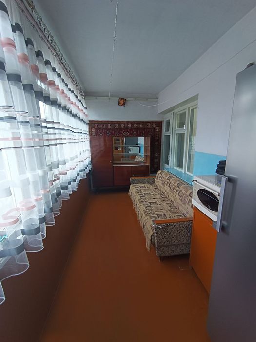 Продаётся своя 3-х комнатная квартира в районе Дворца химиков.