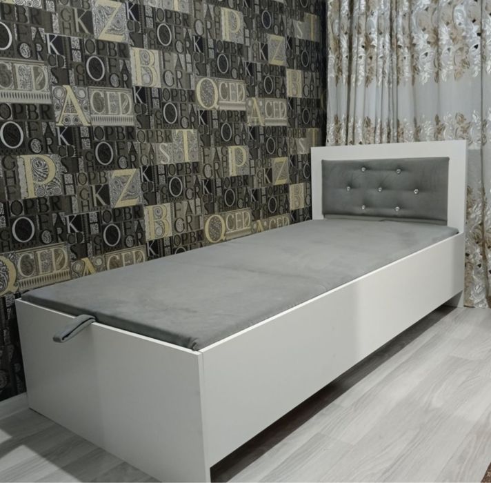 Продаю спальную кровать