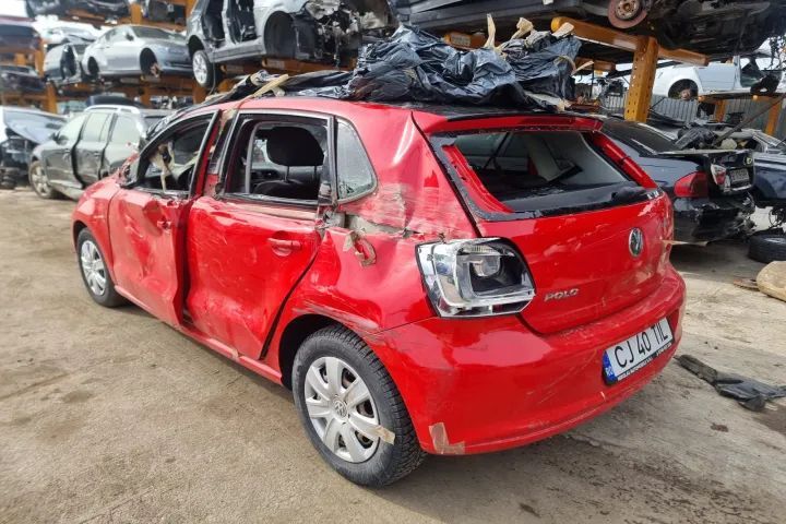 oglinda stanga dreapta far stop prag praguri planetara  stanga dreapta turbina kit injectie pompa frana abs plansa de bord kit airbaguri Vw Polo motor 1.6tdi  75cp CAYA dezmembrez