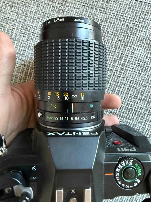 Aparat foto pe film Pentax P30 + obiectiv SMC Pentax 50mm f/1.4