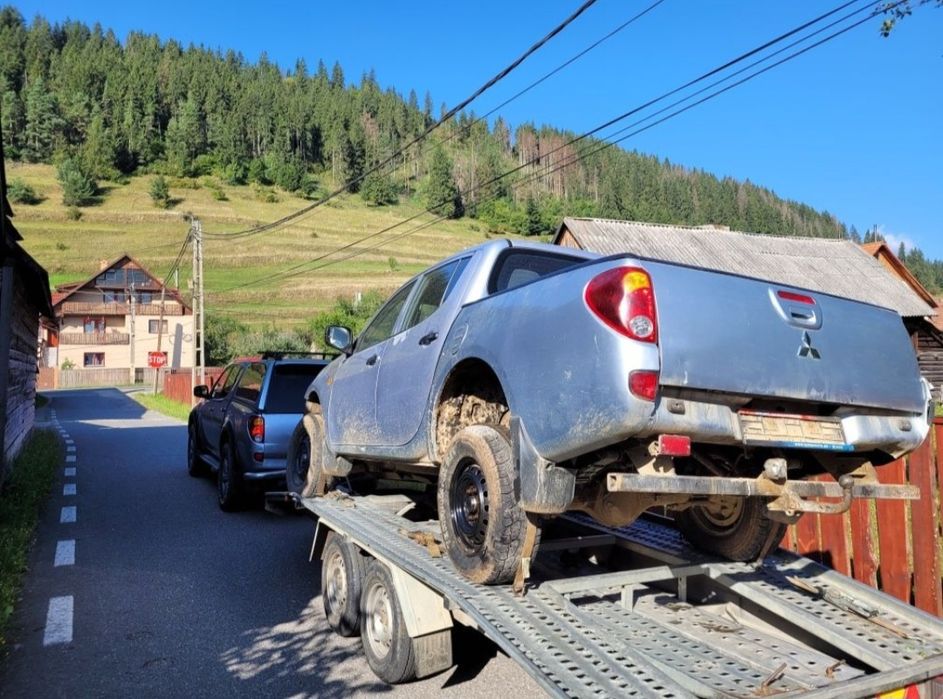 Dezmembrez Mitsubishi l200 motor 2500 136 anul 2008