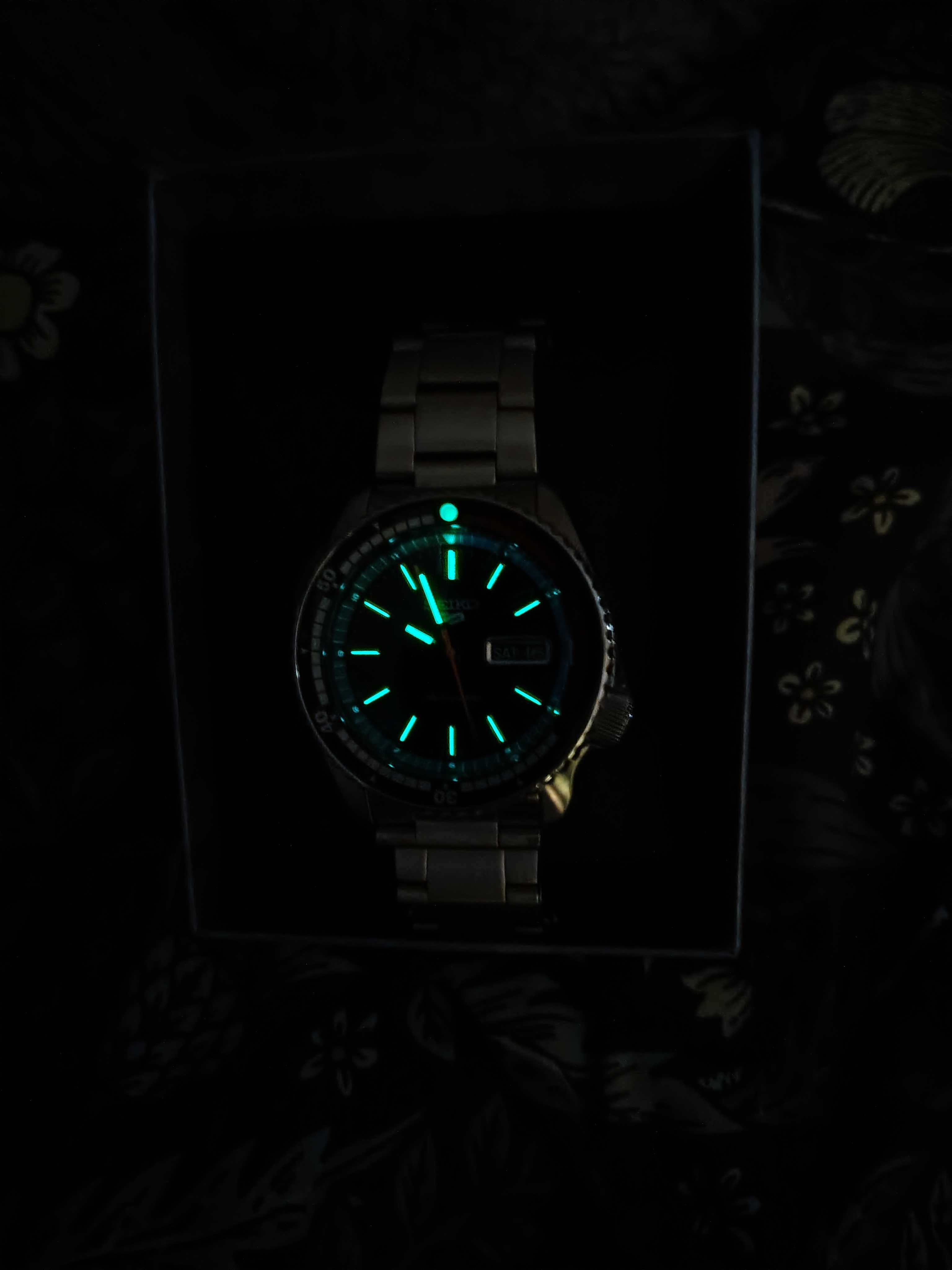 Продавам автоматичен Часовник Seiko SRPK13K1