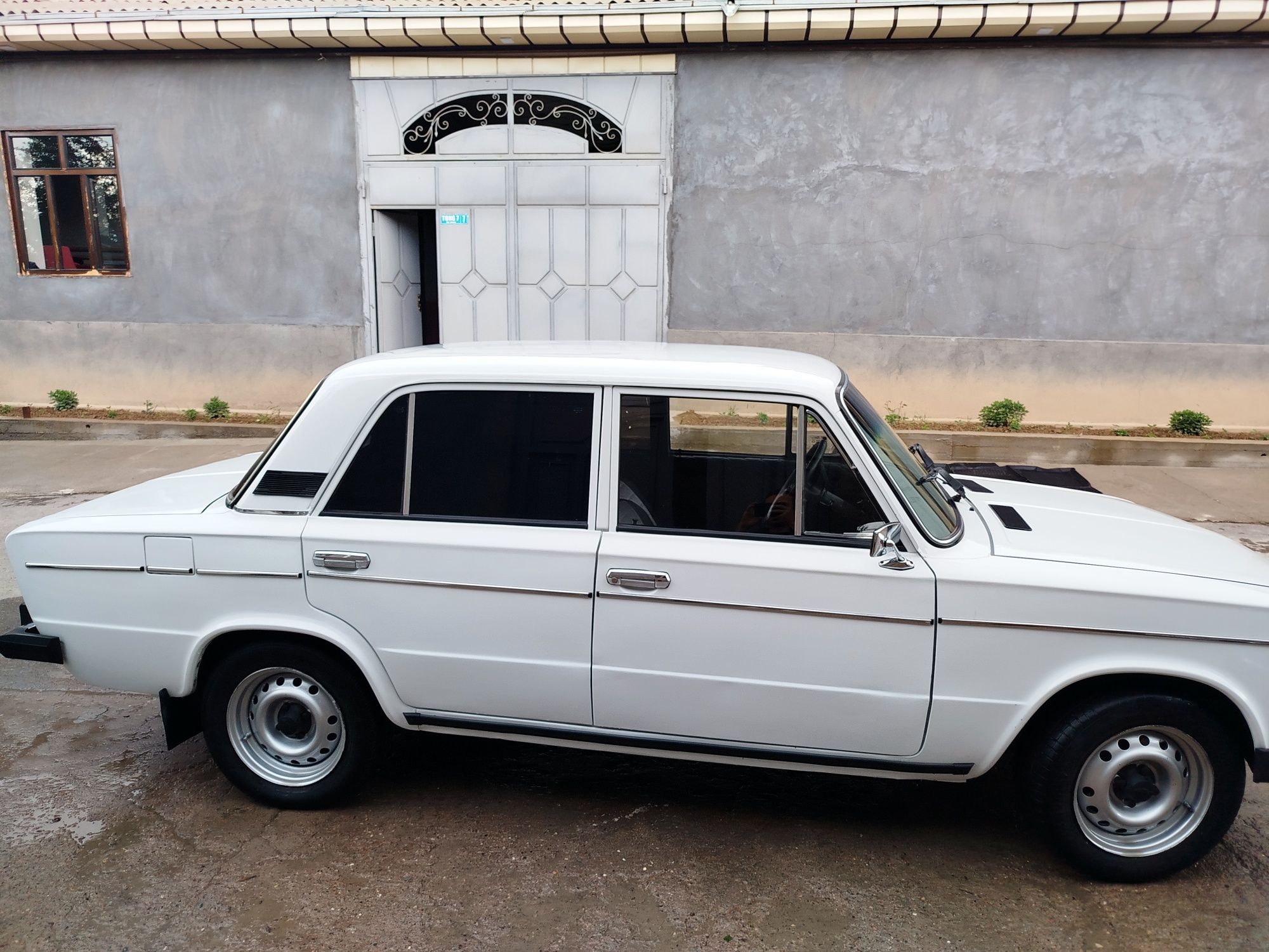 Vaz 2106 sotiladi