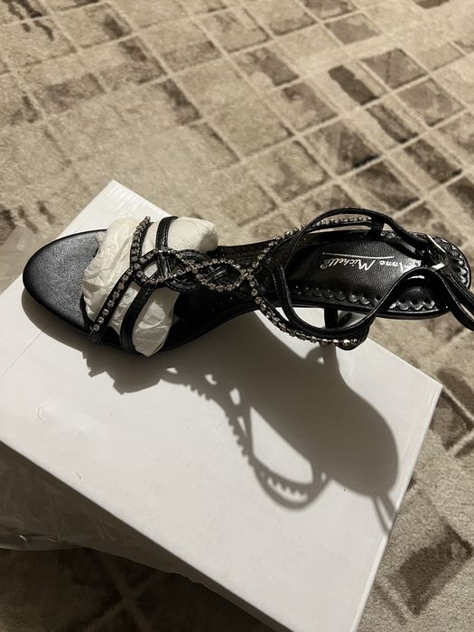 Елегантни вечерни сандали на висок ток,