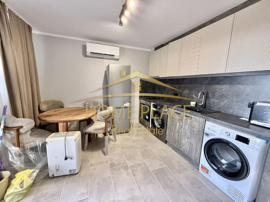 Тристаен етаж от къща в кв.Виница