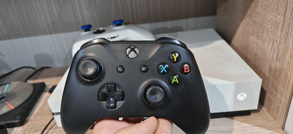 Xbox One S + Forza Motorsport 6