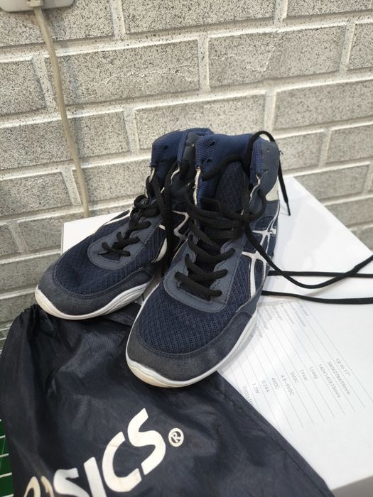 Продам борцовки на мальчика