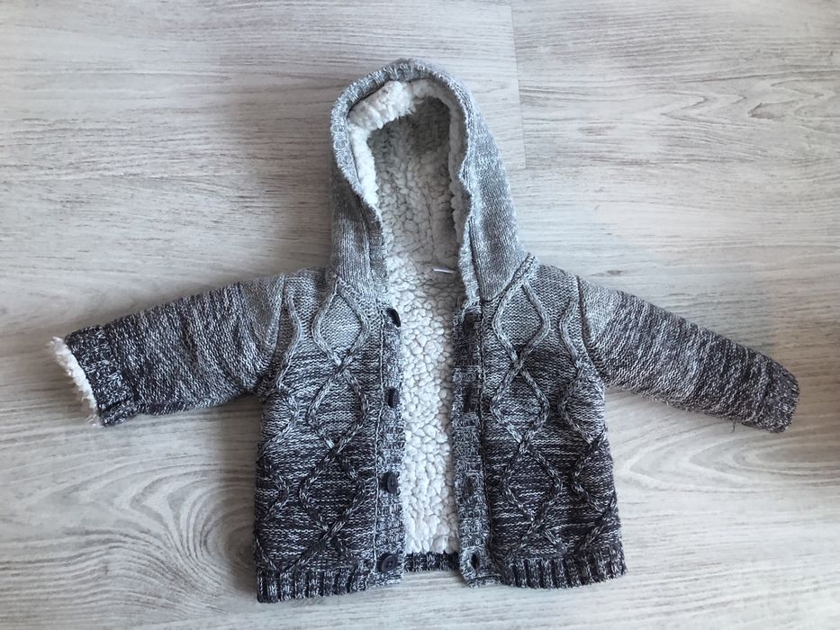 Vand haine iarna bebelus 0-12 luni (combinezon, geaca, pulover)