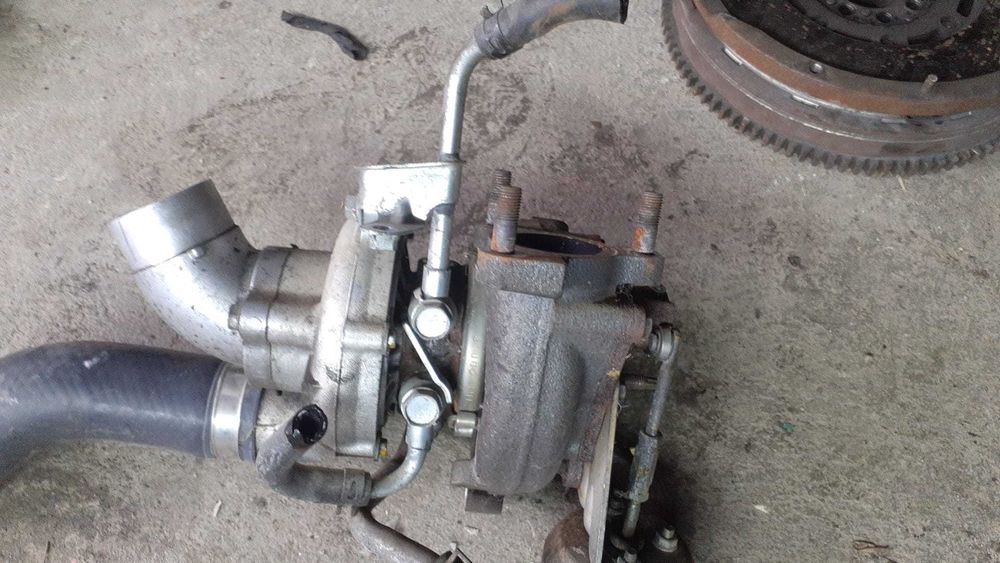 Turbina Toyota Avensis 2.2 diesel 177 cp