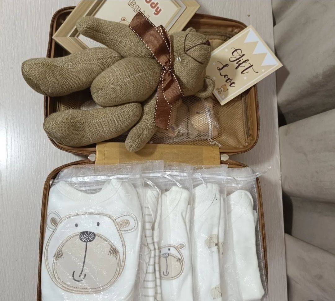 Шикарный подарочный набор одежды для новорождённого