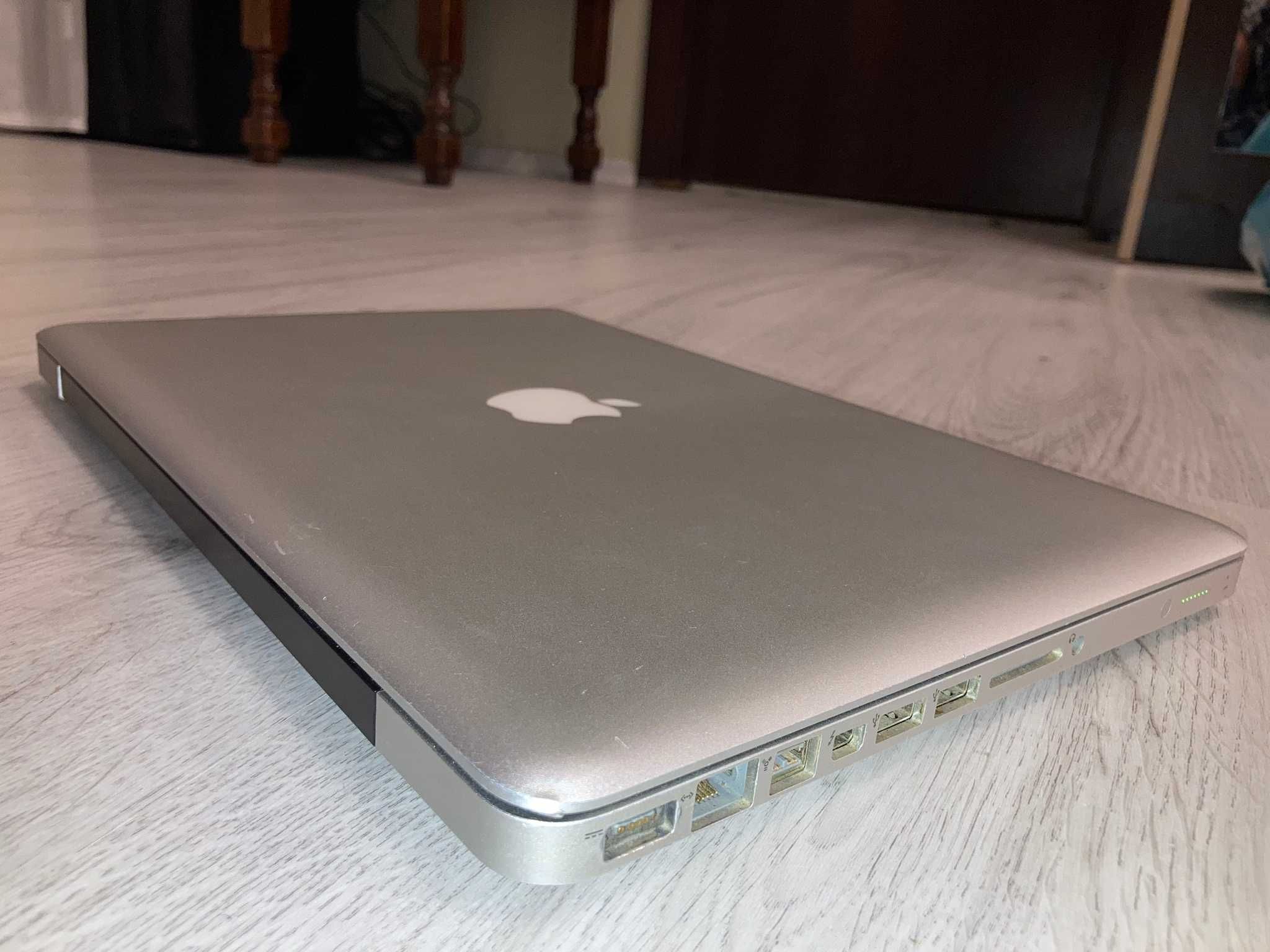 MacBook PRO 13" Core i5-2,4Ghz, Mem.8Gb, SSD 240 Gb, Late 2011