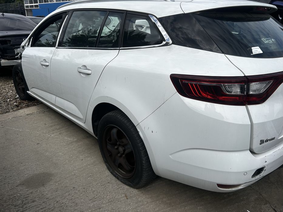 Aripă stânga spate Renault Megane 4 break