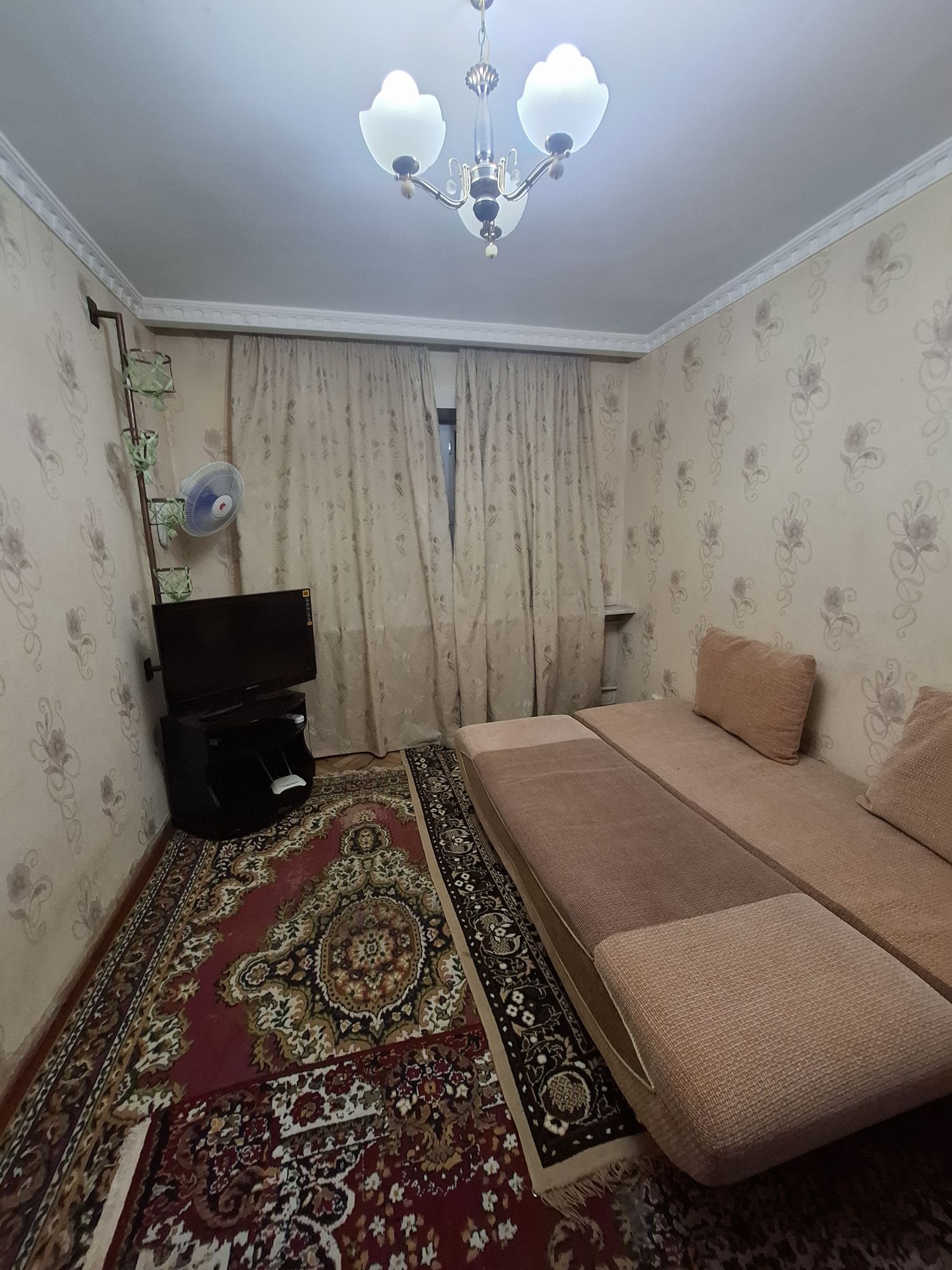 Аренда Метро Мирзо Улугбек  1ком с мебелью 1/1/4