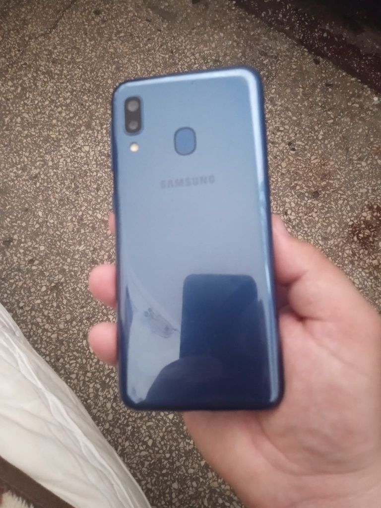 Samsung A20E albastru