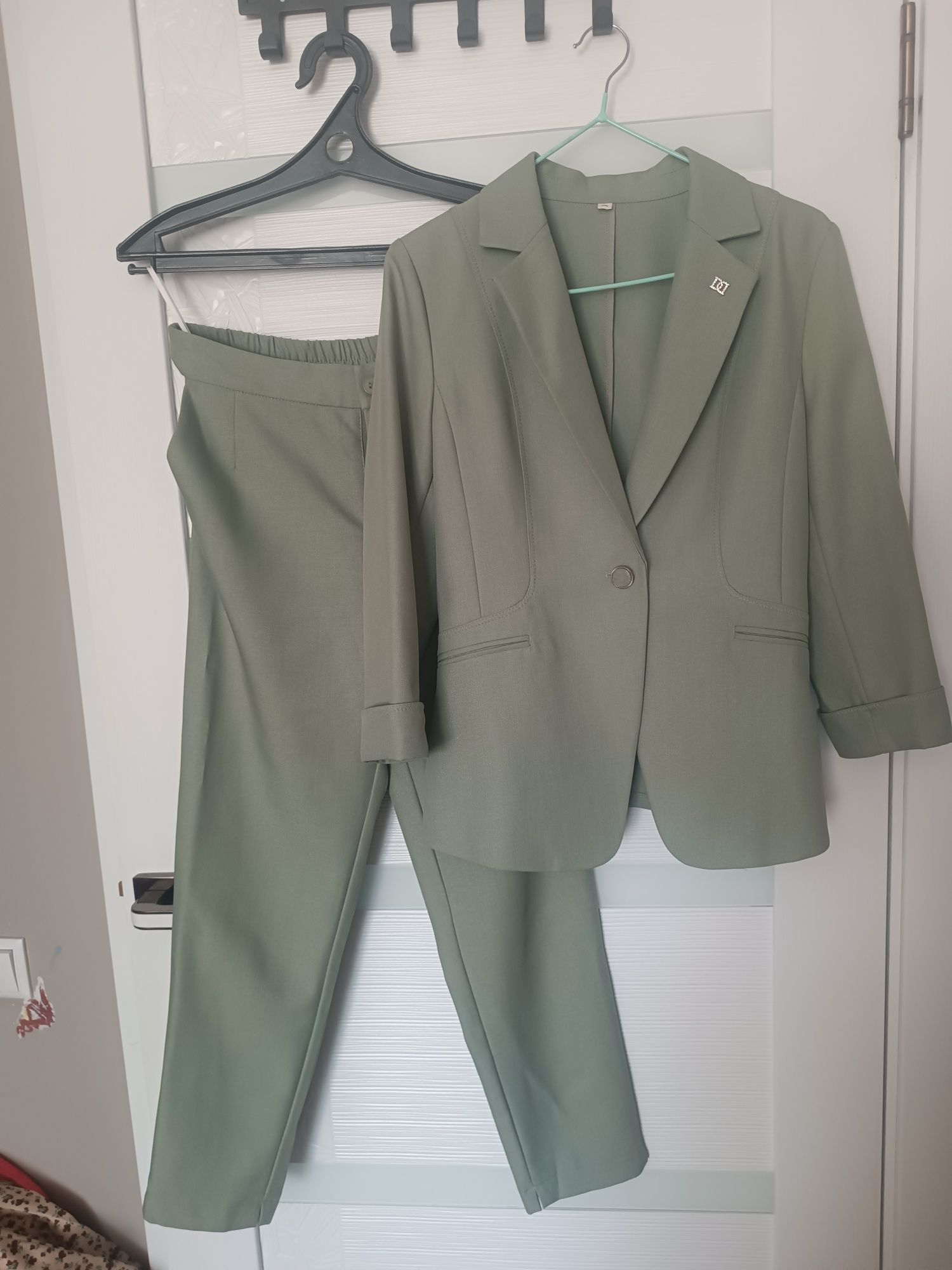 Продам одежду женскую размер 42-44
