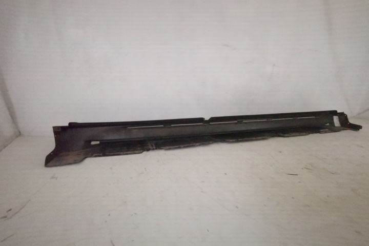 Ляв праг/странична стъпенка, оригинален, в добро състояние Мерцедес-Бе