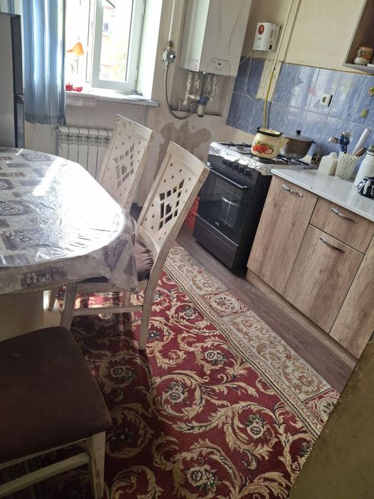 Uy sotiladi. 3xonali