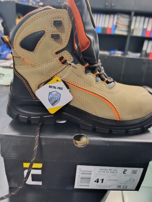 Работни обувки различни видове