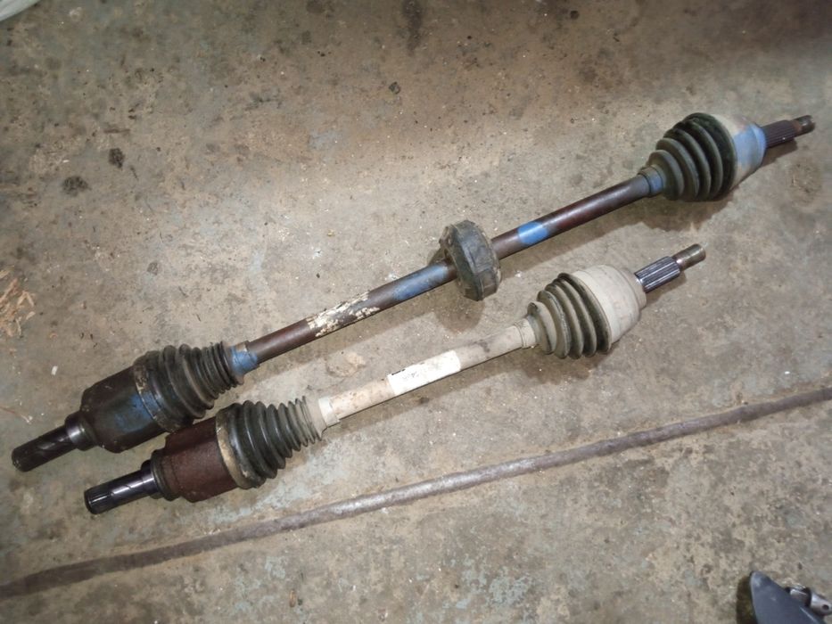 продам привода на Ларгус в сборе