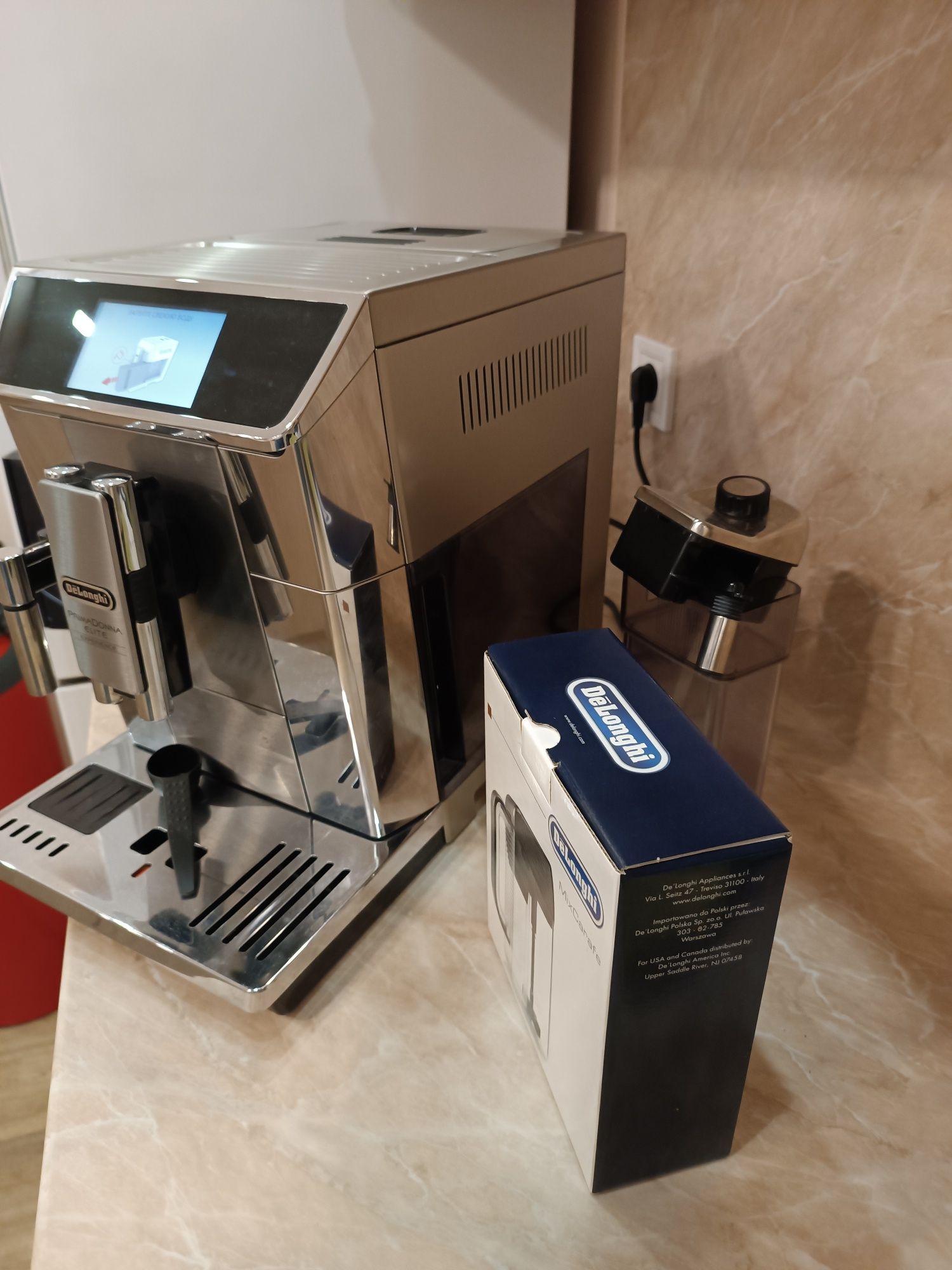 Кафе автомат DeLonghi PrimaDonna Elite Experience