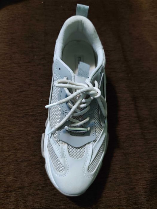 Спортни обувки Steve madden размер 45 носени малко