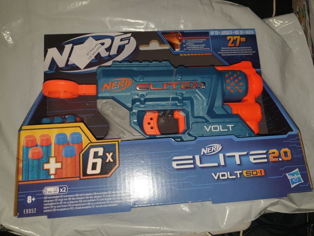 Pistol Nerf cu 6 cartuse spuma