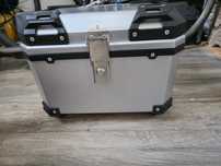 Vând top box 45l scuter