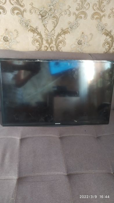 Продам 2 телевизора не рабочие.