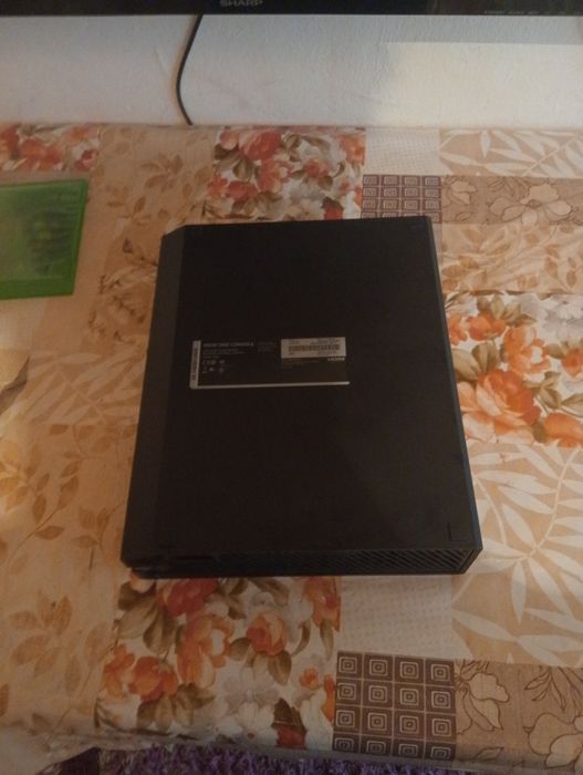 Vând Xbox One in stare perfecta.