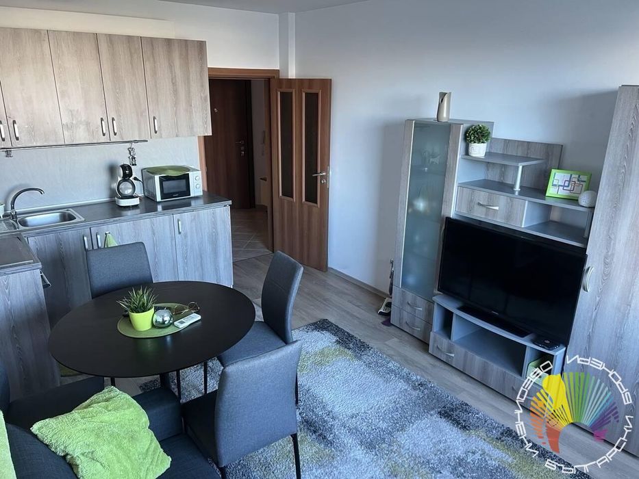 Дава се под наем Двустаен апартамент в Бургас, Център - 51 кв.м за 408 € - Снимка #1