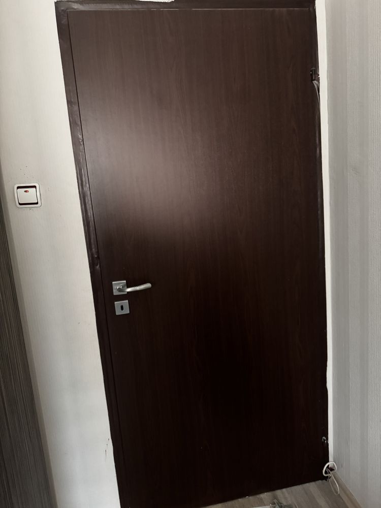 Врати за панелен апартамент