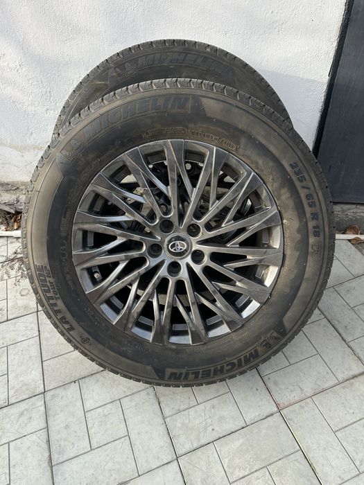 235/65 18 Всесезонные шины 4шт Мишлен