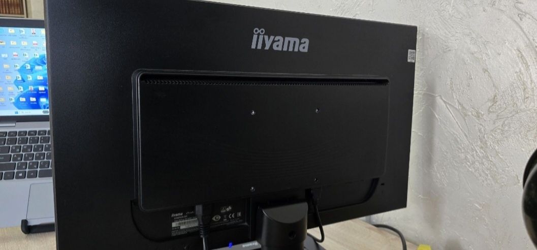 Монитор Liyama Pro lite
