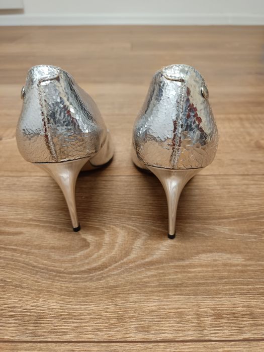 Vând pantofi piele noi int./ext., mărimea 40, marca Red or Dead