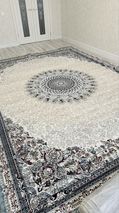 Продам новй ковер 300х400