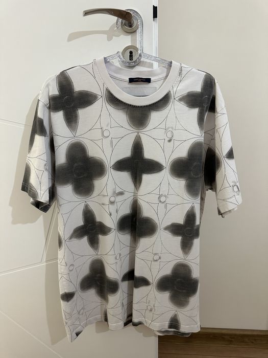 Тениска Louis Vuitton L размер оригинална