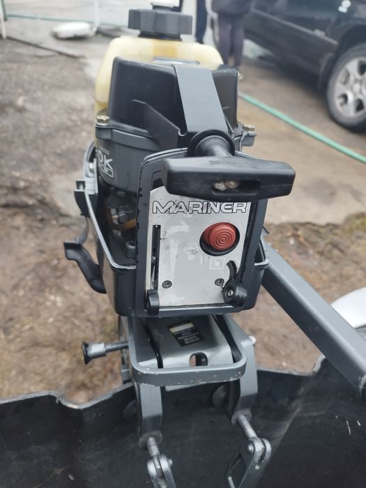 Продавам двигател маринер 3.3