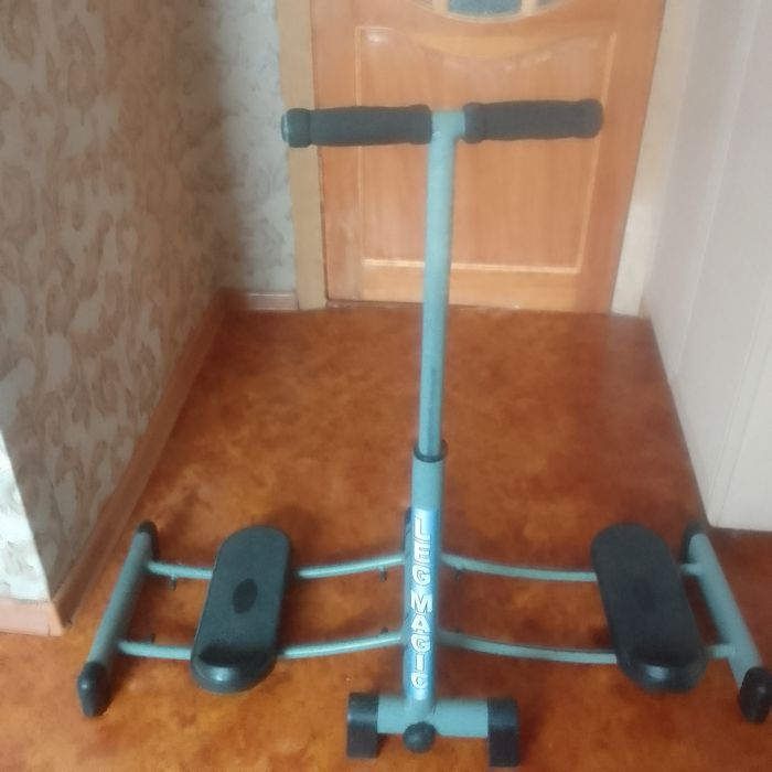 Тренажер для ног и ягодиц