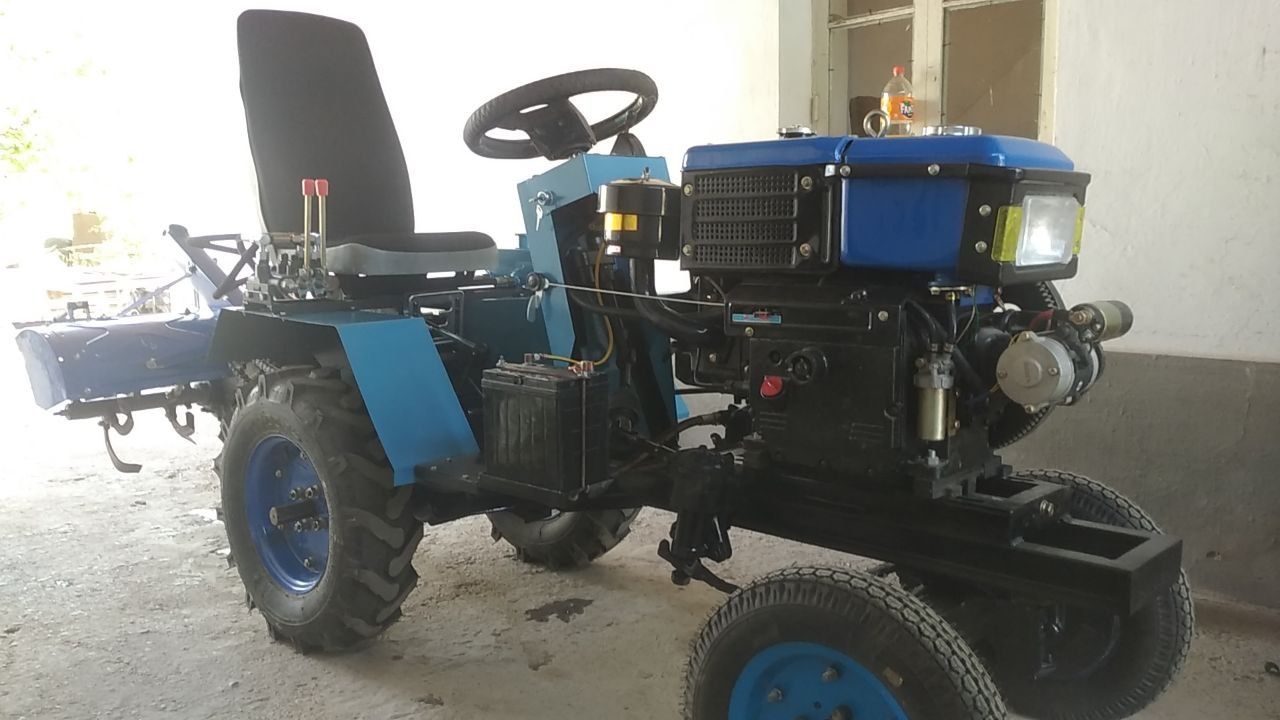 Traktor Zubr 4×4