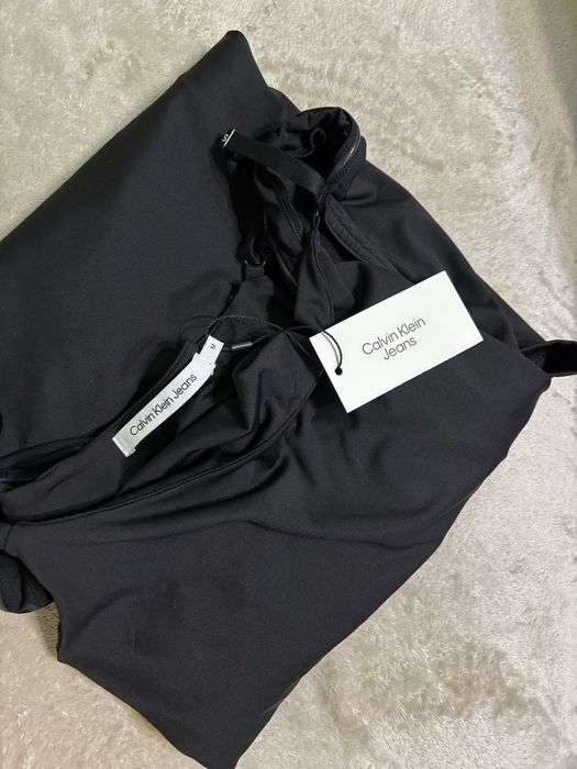 Черна рокля с презрамки Calvin Klein НОВА