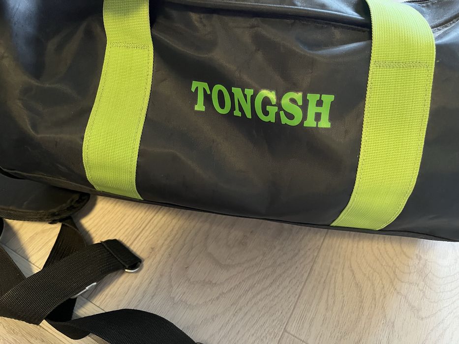 Спортивная сумка TONGSH в идеальном состояние