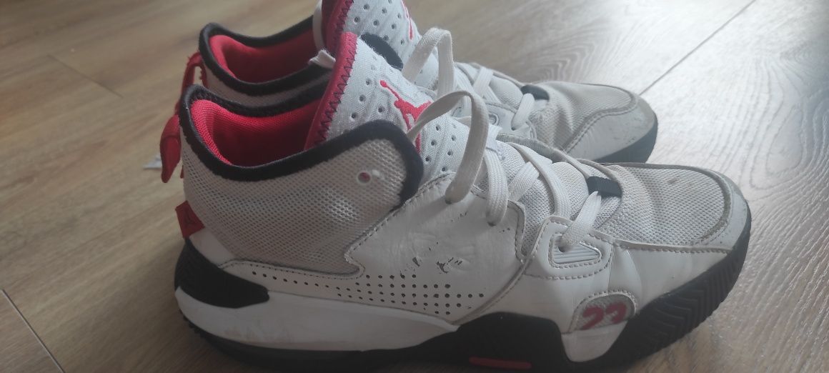 Маратонки Jordan 40 номер, Nike hustle 37 номер