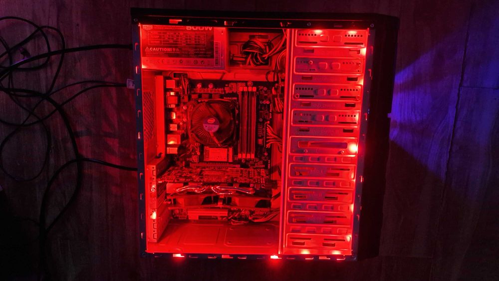 Vand PC Gaming i5 Quad/RED/16GB/SSD+1TB/GTX 560Ti/WiFi/W11 la 500lei