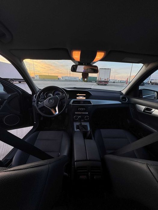 Mercedes c180 w204 2011