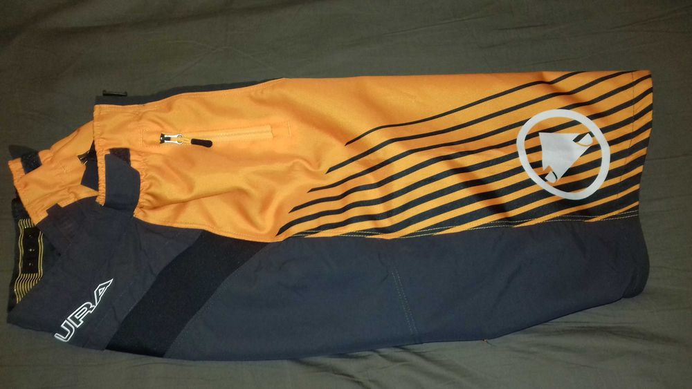 Pantaloni mountain bike scurt biciclisti downhill riders Endura MT500