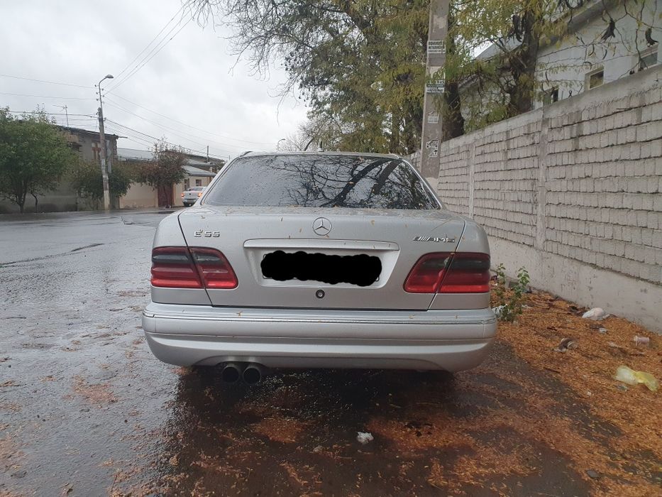 Mercedes Benz W210 E320